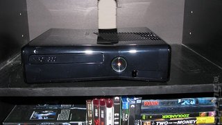 Xbox 360 S Exhibits Overheating Problems, "Red Dot of Death"